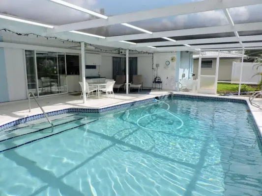 221 Malvern Dr, Venice, Florida 34293, 2 Bedrooms Bedrooms, 0 ,2 BathroomsBathrooms,Single Family Home,Seasonal Rental,Malvern Dr,3240