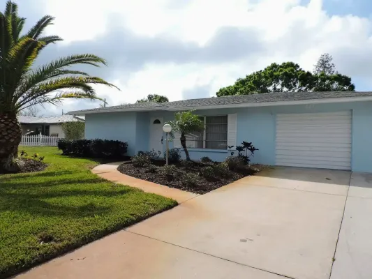 221 Malvern Dr, Venice, Florida 34293, 2 Bedrooms Bedrooms, 0 ,2 BathroomsBathrooms,Single Family Home,Seasonal Rental,Malvern Dr,3240