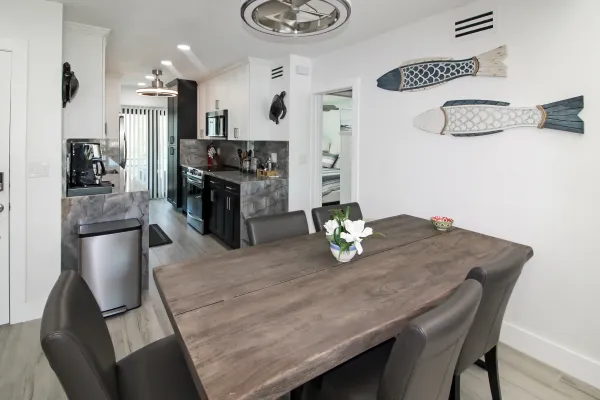 1555 Tarpon Center Dr A202, Venice, Florida 34285, 2 Bedrooms Bedrooms, 0 ,2 BathroomsBathrooms,Condo,Seasonal Rental,Tarpon Center Dr ,3272