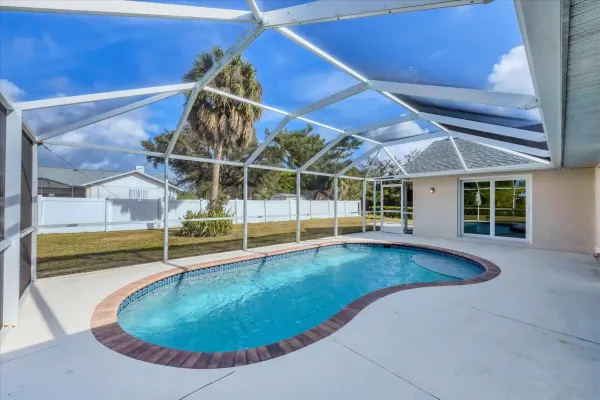 1901 Bayshore Dr, Englewood, Florida 34223, 3 Bedrooms Bedrooms, 0 ,2 BathroomsBathrooms,Single Family Home,Annual Rental,Bayshore Dr,3274