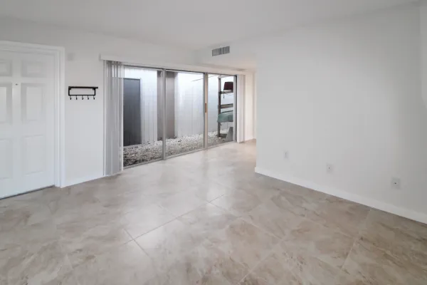 633 Alhambra Rd 101, Venice, Florida 34285, 1 Bedroom Bedrooms, 0 ,1 BathroomBathrooms,Condo,Annual Rental,Alhambra Rd ,3279