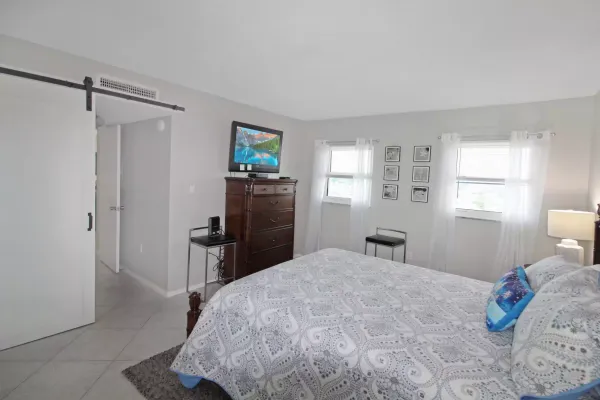 1255 Tarpon Center Dr #704, Venice, Florida 34285, 2 Bedrooms Bedrooms, 0 ,2 BathroomsBathrooms,Condo,Seasonal Rental,Tarpon Center Dr ,3300