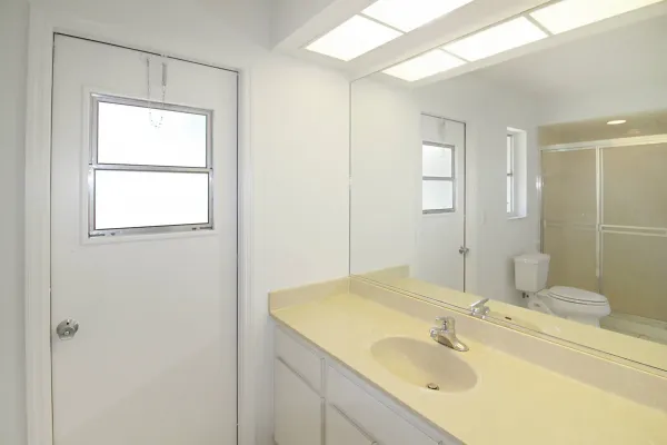 347 Woodvale Dr, Venice, Florida 34293, 3 Bedrooms Bedrooms, 0 ,2 BathroomsBathrooms,Single Family Home,Long Term Rentals,Woodvale Dr,3325