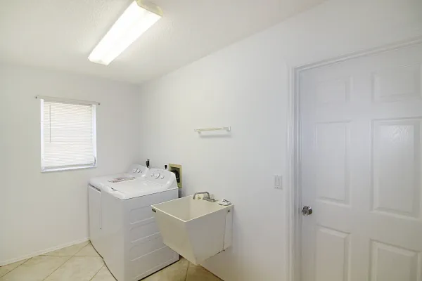 347 Woodvale Dr, Venice, Florida 34293, 3 Bedrooms Bedrooms, 0 ,2 BathroomsBathrooms,Single Family Home,Long Term Rentals,Woodvale Dr,3325