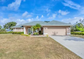 1901 Bayshore Dr, Englewood, Florida 34223, 3 Bedrooms Bedrooms, 0 ,2 BathroomsBathrooms,Single Family Home,Long Term Rentals,Bayshore Dr,3344