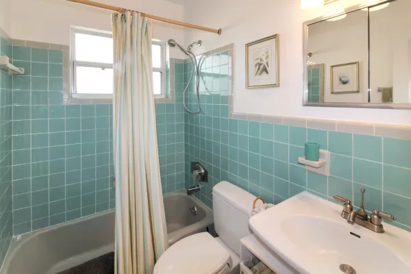 913 Nokomis Ave S, Venice, Florida 34285, 3 Bedrooms Bedrooms, 0 ,2.5 BathroomsBathrooms,Single Family Home,Seasonal Rental,Nokomis Ave S,3350