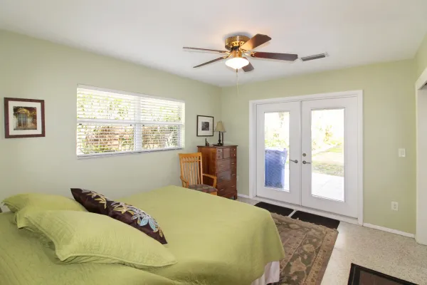 913 Nokomis Ave S, Venice, Florida 34285, 3 Bedrooms Bedrooms, 0 ,2.5 BathroomsBathrooms,Single Family Home,Seasonal Rental,Nokomis Ave S,3350