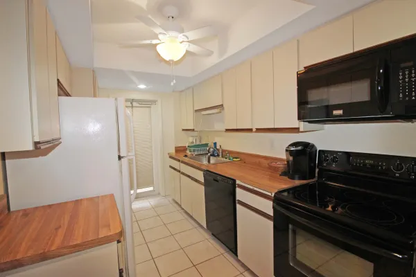 1150 Tarpon Center Dr #506, Venice, Florida 34285, 2 Bedrooms Bedrooms, 0 ,2 BathroomsBathrooms,Condo,Seasonal Rental,Tarpon Center Dr ,3363