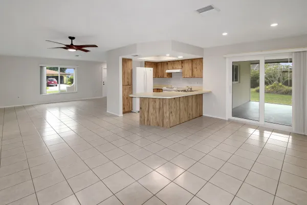 145 Hourglass Dr, Venice, Florida 34293, 3 Bedrooms Bedrooms, 0 ,2 BathroomsBathrooms,Single Family Home,Long Term Rentals,Hourglass Dr,3366