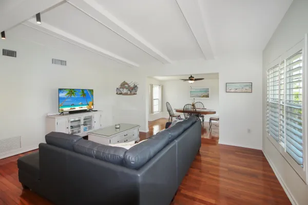 124 Field Ave E, Venice, Florida 34285, 2 Bedrooms Bedrooms, 0 ,1.5 BathroomsBathrooms,Single Family Home,Seasonal Rental,Field Ave E,3375