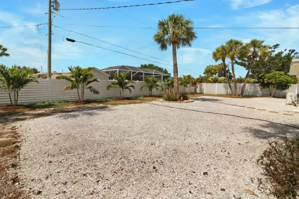 124 Field Ave E, Venice, Florida 34285, 2 Bedrooms Bedrooms, 0 ,1.5 BathroomsBathrooms,Single Family Home,Seasonal Rental,Field Ave E,3375