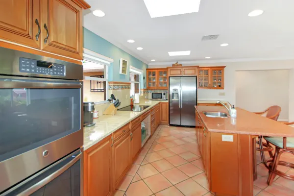 19 Gulf Manor Dr, Venice, Florida 34285, 2 Bedrooms Bedrooms, 0 ,2.5 BathroomsBathrooms,Single Family Home,Seasonal Rental,Gulf Manor Dr,3378