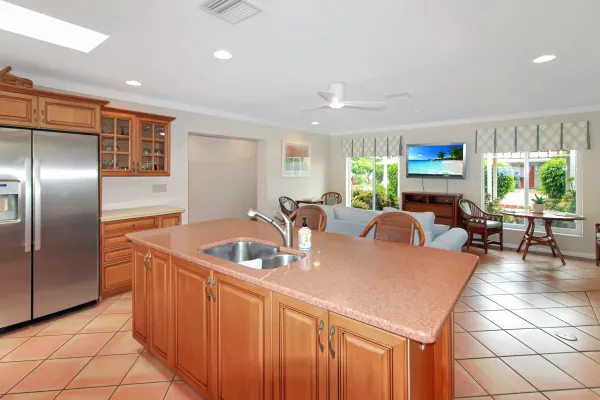 19 Gulf Manor Dr, Venice, Florida 34285, 2 Bedrooms Bedrooms, 0 ,2.5 BathroomsBathrooms,Single Family Home,Seasonal Rental,Gulf Manor Dr,3378