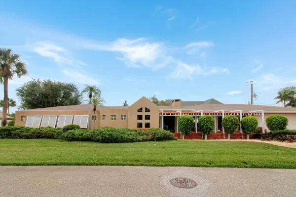 19 Gulf Manor Dr, Venice, Florida 34285, 2 Bedrooms Bedrooms, 0 ,2.5 BathroomsBathrooms,Single Family Home,Seasonal Rental,Gulf Manor Dr,3378