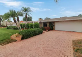 19 Gulf Manor Dr, Venice, Florida 34285, 2 Bedrooms Bedrooms, 0 ,2.5 BathroomsBathrooms,Single Family Home,Seasonal Rental,Gulf Manor Dr,3378
