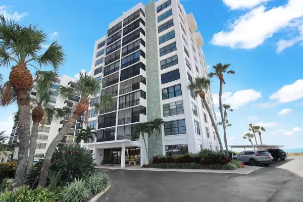 629 Alhambra Rd Unit 703, Venice, Florida 34285, 2 Bedrooms Bedrooms, 0 ,2 BathroomsBathrooms,Condo,Seasonal Rental,Alhambra Rd ,3381