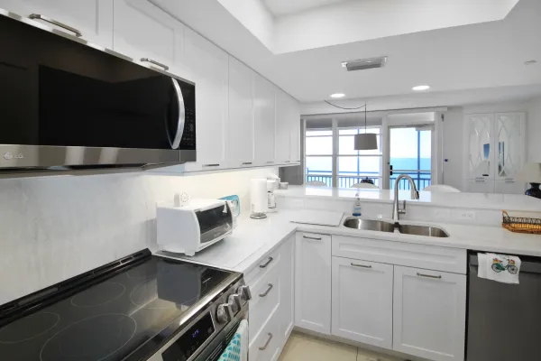 629 Alhambra Rd Unit 703, Venice, Florida 34285, 2 Bedrooms Bedrooms, 0 ,2 BathroomsBathrooms,Condo,Seasonal Rental,Alhambra Rd ,3381
