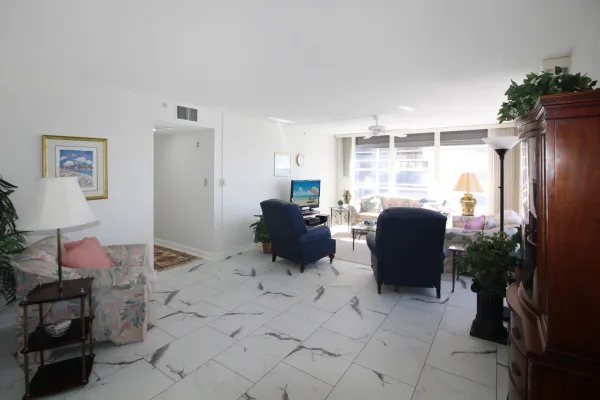 629 Alhambra Rd Unit 703, Venice, Florida 34285, 2 Bedrooms Bedrooms, 0 ,2 BathroomsBathrooms,Condo,Seasonal Rental,Alhambra Rd ,3381