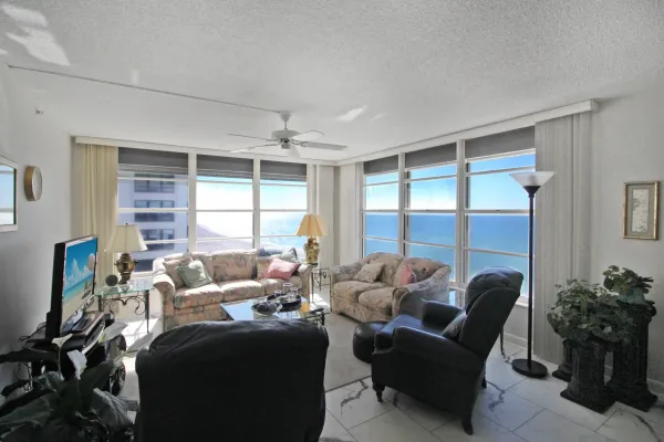629 Alhambra Rd Unit 703, Venice, Florida 34285, 2 Bedrooms Bedrooms, 0 ,2 BathroomsBathrooms,Condo,Seasonal Rental,Alhambra Rd ,3381