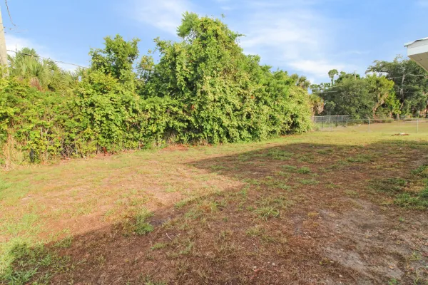 253 Alsace Ave, Venice, Florida 34293, 2 Bedrooms Bedrooms, 0 ,2 BathroomsBathrooms,Single Family Home,Long Term Rentals,Alsace Ave ,3385