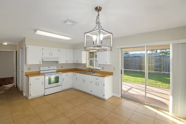 804 Baffin Dr W, Venice, Florida 34293, 2 Bedrooms Bedrooms, 0 ,2 BathroomsBathrooms,Single Family Home,Long Term Rentals,Baffin Dr W,3386