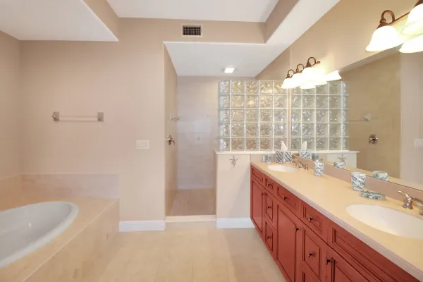 157 Tampa Ave E #807, Venice, Florida 34285, 2 Bedrooms Bedrooms, 0 ,2 BathroomsBathrooms,Condo,Seasonal Rental,Tampa Ave E,3387
