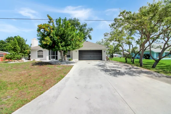1180 Palmetto Dr, Venice, Florida 34293, 3 Bedrooms Bedrooms, 0 ,2 BathroomsBathrooms,Single Family Home,Long Term Rentals,Palmetto Dr,3390