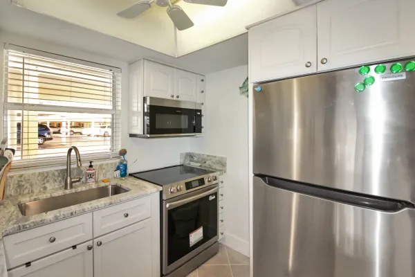 107 The Esplanade N, Venice, Florida 34285, 1 Bedroom Bedrooms, 0 ,1 BathroomBathrooms,Condo,Seasonal Rental,The Esplanade N,3391