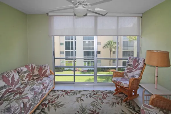 995 Laguna Dr Unit 305, Venice, Florida 34285, 2 Bedrooms Bedrooms, 0 ,2 BathroomsBathrooms,Condo,Long Term Rentals,Laguna Dr ,3416