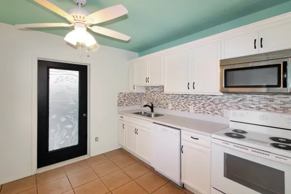 3090 Sunset Beach Dr, Venice, Florida 34293, 2 Bedrooms Bedrooms, 0 ,1 BathroomBathrooms,Single Family Home,Long Term Rentals,Sunset Beach Dr ,3432
