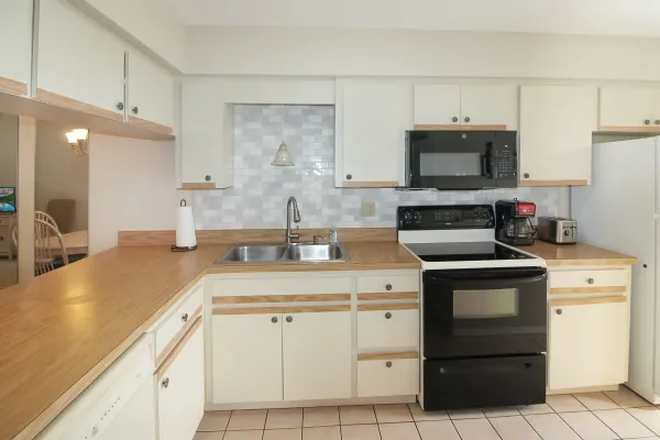 928 Capri Isles Blvd #231, Venice, Florida 34292, 2 Bedrooms Bedrooms, 0 ,2 BathroomsBathrooms,Condo,Long Term Rentals,Capri Isles Blvd ,3436