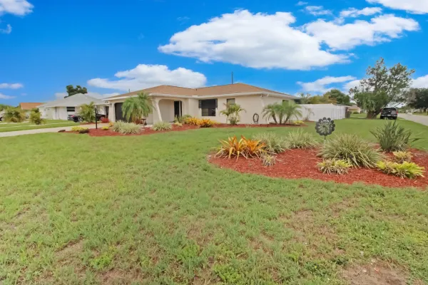242 Capri Ave, Venice, Florida 34293, 2 Bedrooms Bedrooms, 0 ,2 BathroomsBathrooms,Single Family Home,Long Term Rentals,Capri Ave,3440