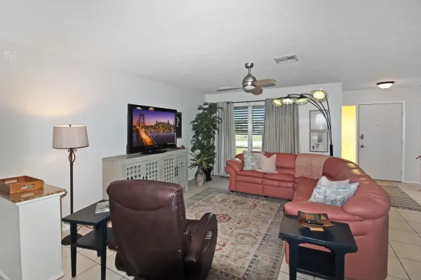 242 Capri Ave, Venice, Florida 34293, 2 Bedrooms Bedrooms, 0 ,2 BathroomsBathrooms,Single Family Home,Long Term Rentals,Capri Ave,3440