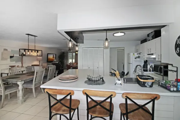 242 Capri Ave, Venice, Florida 34293, 2 Bedrooms Bedrooms, 0 ,2 BathroomsBathrooms,Single Family Home,Long Term Rentals,Capri Ave,3440