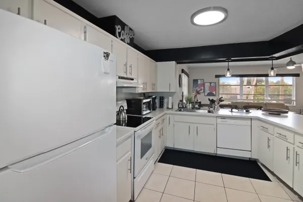 242 Capri Ave, Venice, Florida 34293, 2 Bedrooms Bedrooms, 0 ,2 BathroomsBathrooms,Single Family Home,Long Term Rentals,Capri Ave,3440
