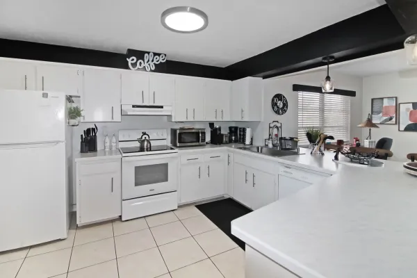 242 Capri Ave, Venice, Florida 34293, 2 Bedrooms Bedrooms, 0 ,2 BathroomsBathrooms,Single Family Home,Long Term Rentals,Capri Ave,3440