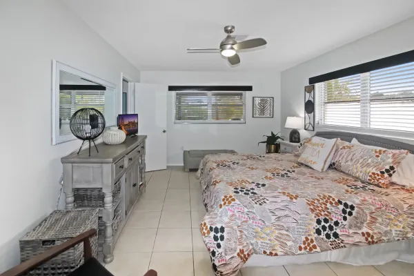 242 Capri Ave, Venice, Florida 34293, 2 Bedrooms Bedrooms, 0 ,2 BathroomsBathrooms,Single Family Home,Long Term Rentals,Capri Ave,3440
