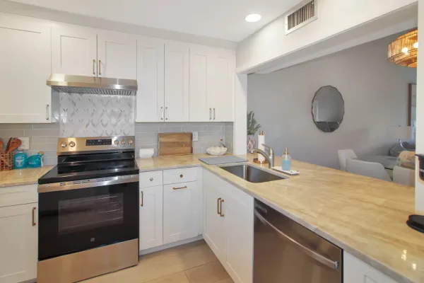 762 Village Circle #215, Venice, Florida 34292, 2 Bedrooms Bedrooms, 0 ,2 BathroomsBathrooms,Condo,Seasonal Rental,Village Circle,3450