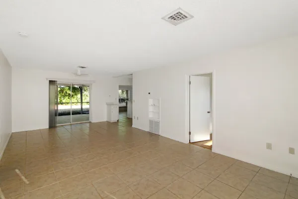 1612 Larchwood Dr, Venice, Florida 34293, 3 Bedrooms Bedrooms, 0 ,2 BathroomsBathrooms,Single Family Home,Long Term Rentals,Larchwood Dr,3472