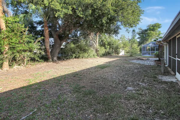 1612 Larchwood Dr, Venice, Florida 34293, 3 Bedrooms Bedrooms, 0 ,2 BathroomsBathrooms,Single Family Home,Long Term Rentals,Larchwood Dr,3472