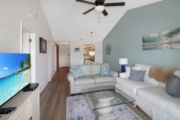 925 Capri Isles Blvd #4, Venice, Florida 34292, 2 Bedroom Bedrooms, 0 ,2 BathroomBathrooms,Condo,Seasonal Rental,Capri Isles Blvd ,3474