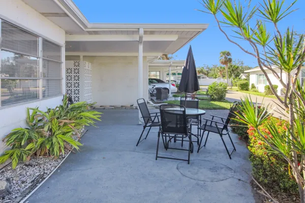 109 Field Ave E, Venice, Florida 34285, 2 Bedrooms Bedrooms, 0 ,1 BathroomBathrooms,Villa,Seasonal Rental,Field Ave E,3475