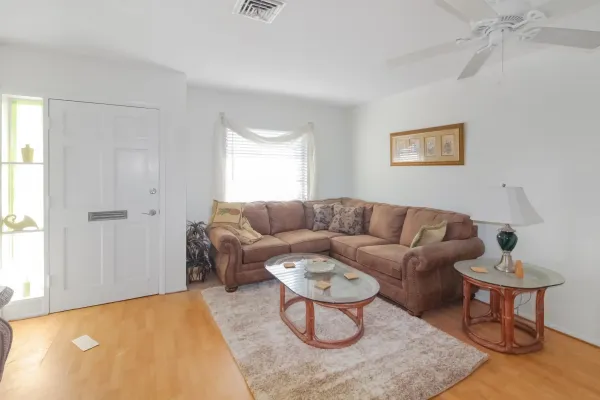 109 Field Ave E, Venice, Florida 34285, 2 Bedrooms Bedrooms, 0 ,1 BathroomBathrooms,Villa,Seasonal Rental,Field Ave E,3475