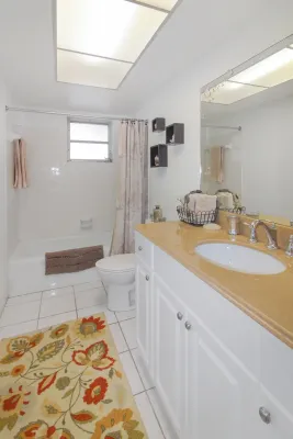 109 Field Ave E, Venice, Florida 34285, 2 Bedrooms Bedrooms, 0 ,1 BathroomBathrooms,Villa,Seasonal Rental,Field Ave E,3475
