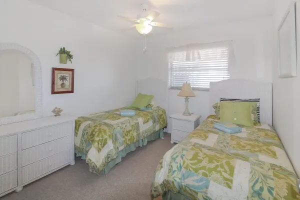 109 Field Ave E, Venice, Florida 34285, 2 Bedrooms Bedrooms, 0 ,1 BathroomBathrooms,Villa,Seasonal Rental,Field Ave E,3475