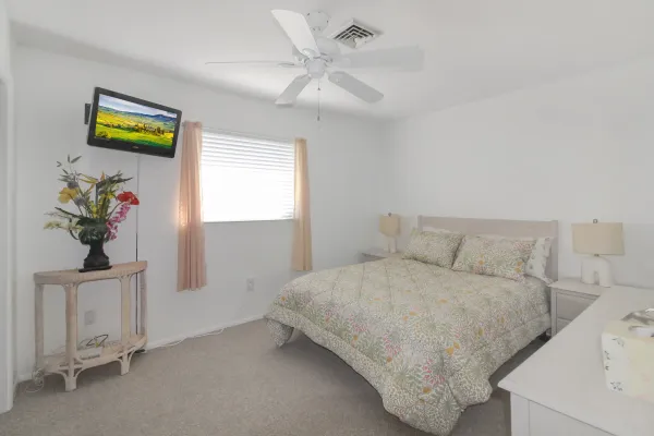109 Field Ave E, Venice, Florida 34285, 2 Bedrooms Bedrooms, 0 ,1 BathroomBathrooms,Villa,Seasonal Rental,Field Ave E,3475