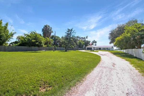 716 Sarabay Rd, Osprey, Florida 34229, 2 Bedroom Bedrooms, 0 ,3 BathroomBathrooms,Single Family Home,Seasonal Rental,Sarabay Rd ,3478