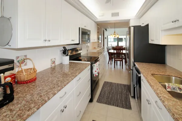 1555 Tarpon Center Dr E229, Venice, Florida 34285, 2 Bedroom Bedrooms, 0 ,2 BathroomBathrooms,Condo,Seasonal Rental,Tarpon Center Dr,3484