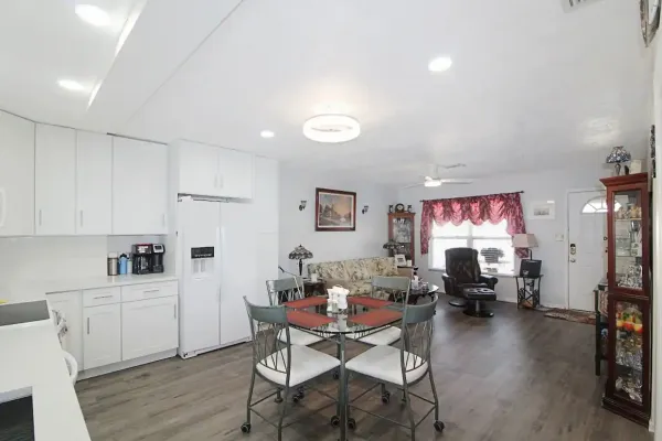 816 Harbor Dr S Unit B, Venice, Florida 34285, 2 Bedroom Bedrooms, 0 ,2 BathroomBathrooms,Duplex,Seasonal Rental,Harbor Dr S,3506