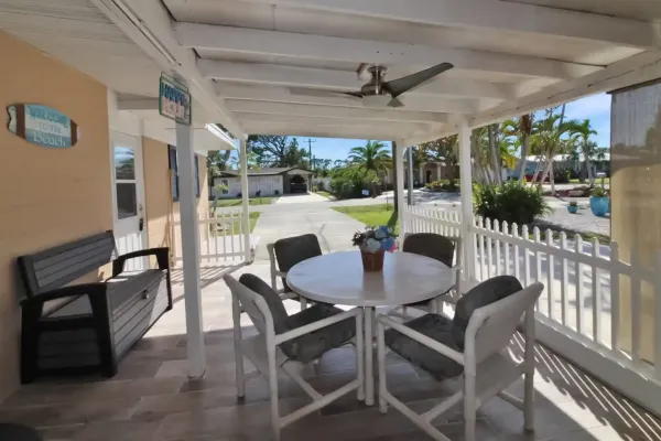 816 Harbor Dr S Unit B, Venice, Florida 34285, 2 Bedroom Bedrooms, 0 ,2 BathroomBathrooms,Duplex,Seasonal Rental,Harbor Dr S,3506